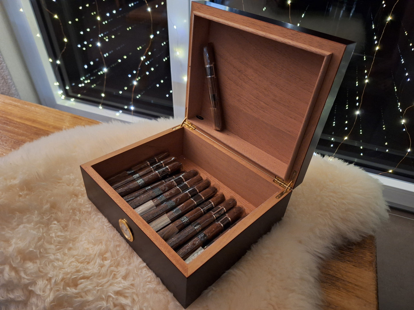 Humidor & 25 Lonsdale